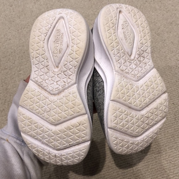 Size 6 toddler girl shoes, silver and pink, very new - Picture 2 of 3